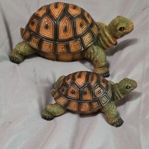Realistic Tortoise Figurine Set - Green and Brown